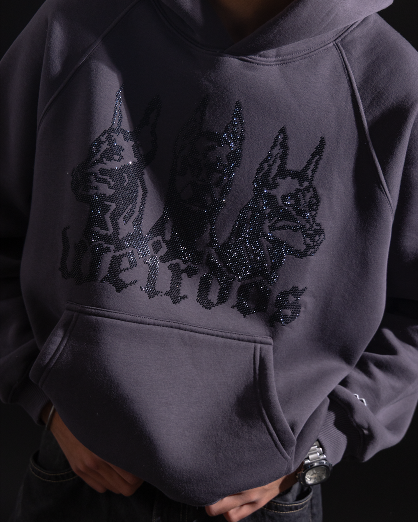 hoodies & sweatshirts