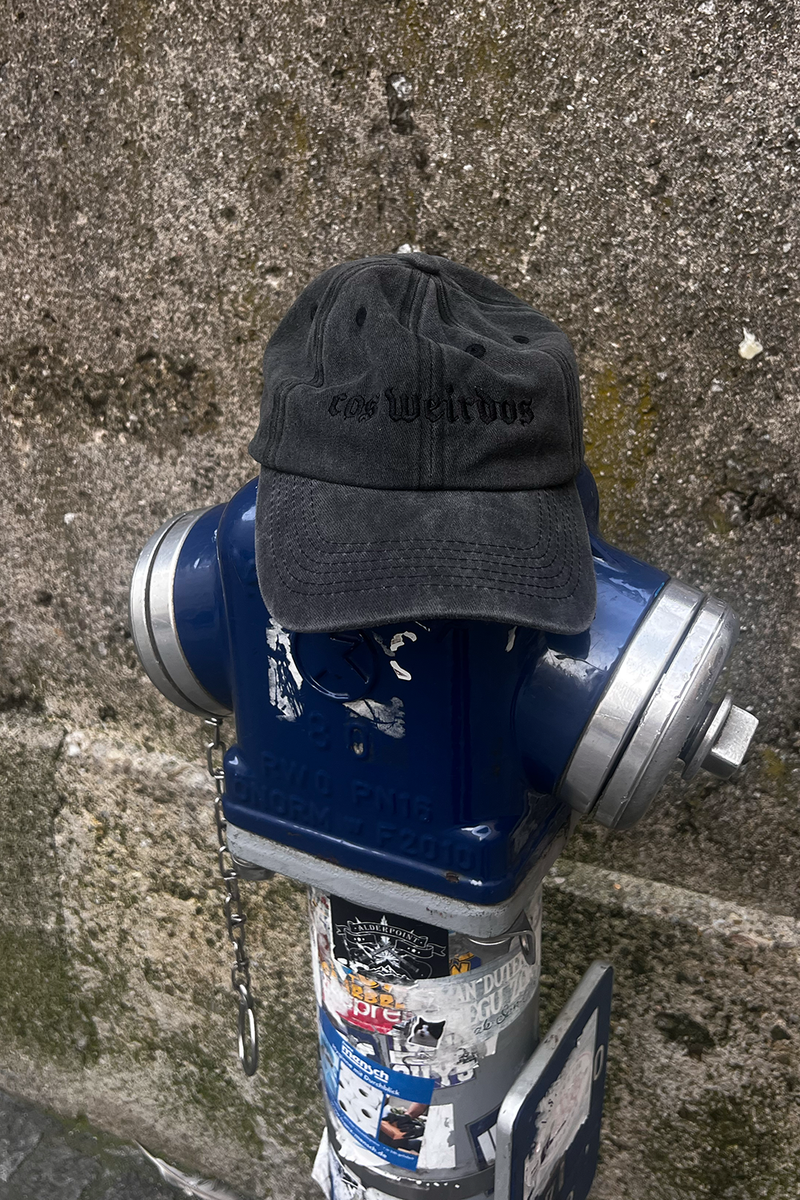 <p>A Fire Hydrant in Italy</p>